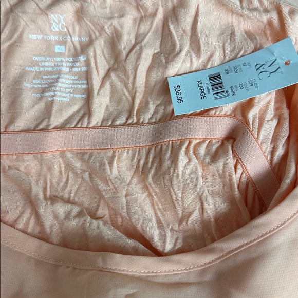 New York & Company Tiered Y2K Top - Picture 4 of 4